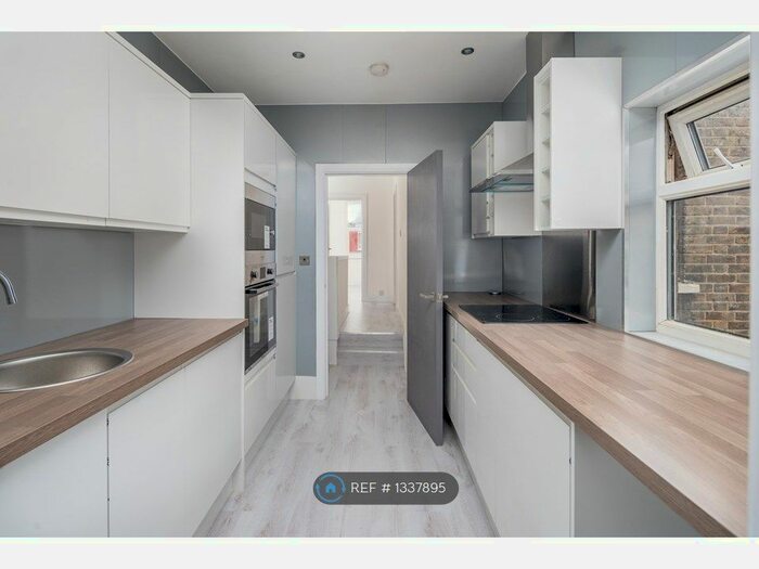 1 Bedroom Flat To Rent In Oulton Road, London, N15