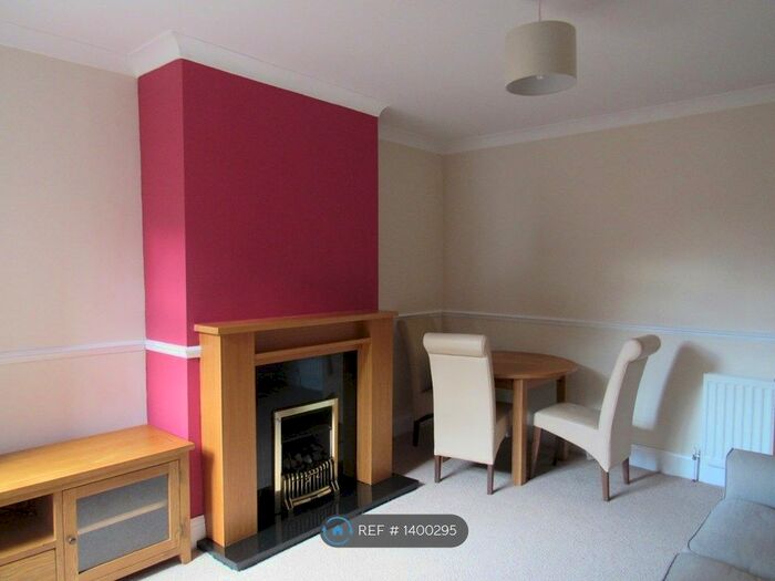 2 Bedroom Flat To Rent In Heaton, Newcastle Upon Tyne, NE6