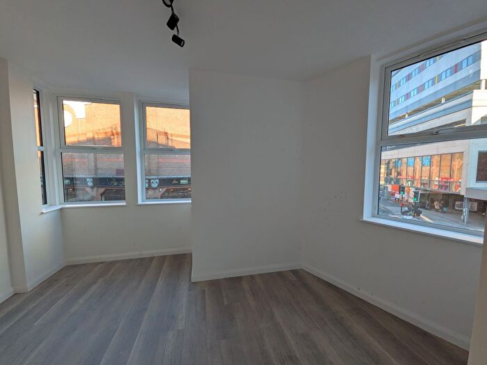 2 Bedroom Flat To Rent In London Road, Redhill, Redhill, RH1