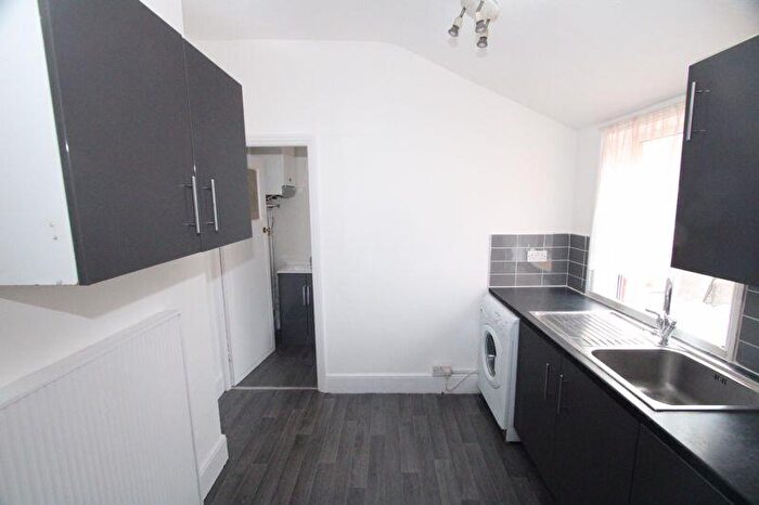 1 Bedroom Flat To Rent In Beaconsfield Terrace, NN1