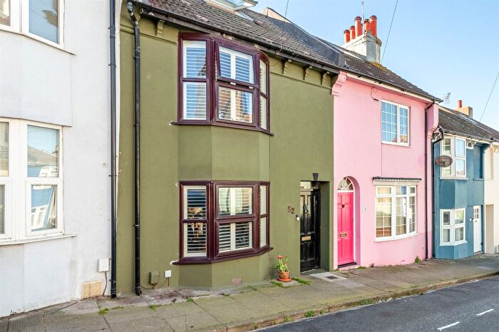 3 Bedroom Terraced House For Sale In Lynton Street, Brighton, BN2