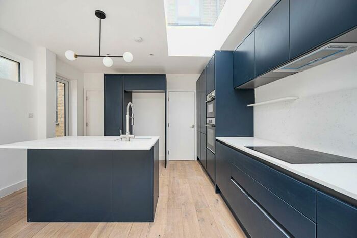 4 Bedroom End Of Terrace House To Rent In Queens Road, , Walthamstow, London, E17