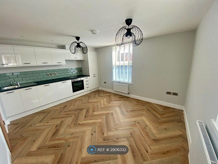 2 Bedroom Flat To Rent In Eaves Lane, Chorley, PR6