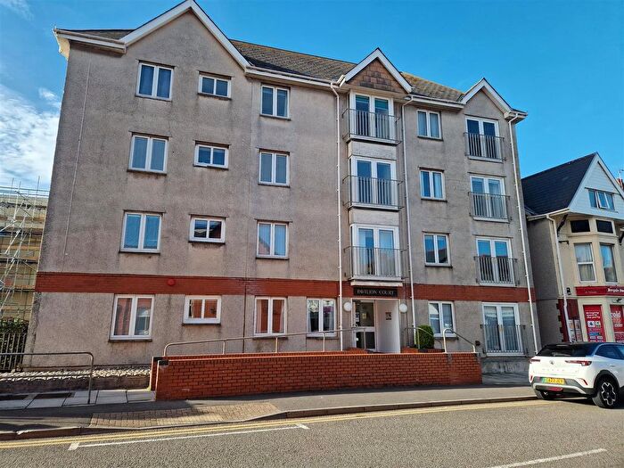 2 Bedroom Flat For Sale In Pavilion Court, Mary Street, Porthcawl, CF36