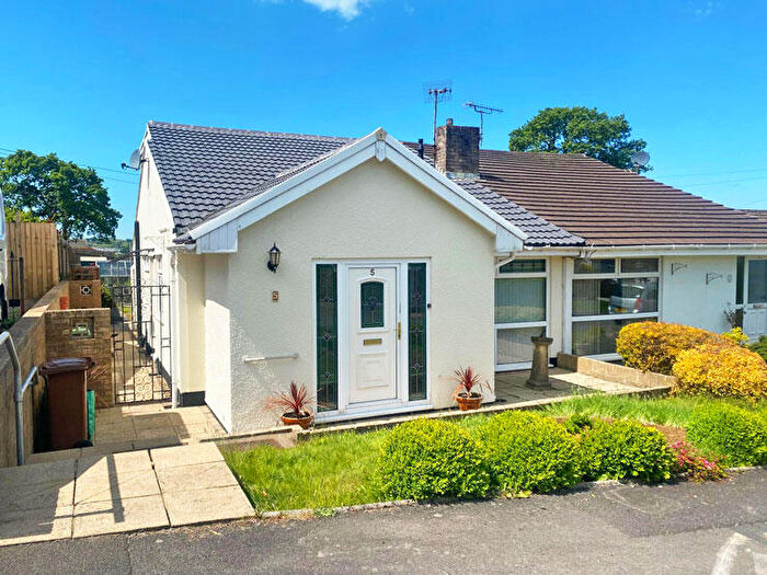 3 Bedroom Semi-Detached Bungalow For Sale In Beech Tree Way, Nelson, Treharris, CF46