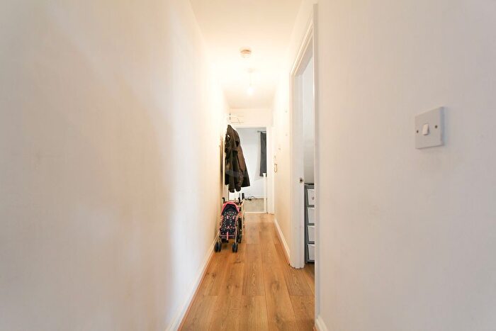 2 Bedroom Flat To Rent In Meopham Road, Mitcham, CR4