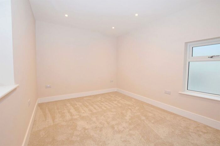 1 Bedroom Flat To Rent In Flat /Salisbury House, The Steyne, Bognor Regis, West Sussex, PO21