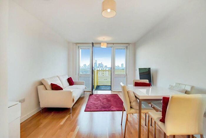 1 Bedroom Flat To Rent In Killick Way, , Stepney, London, E1