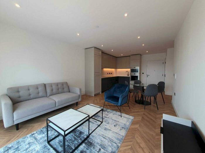 2 Bedroom Flat To Rent In Brook Street, Kingston Upon Thames, London, &# Bed Flat, KT1