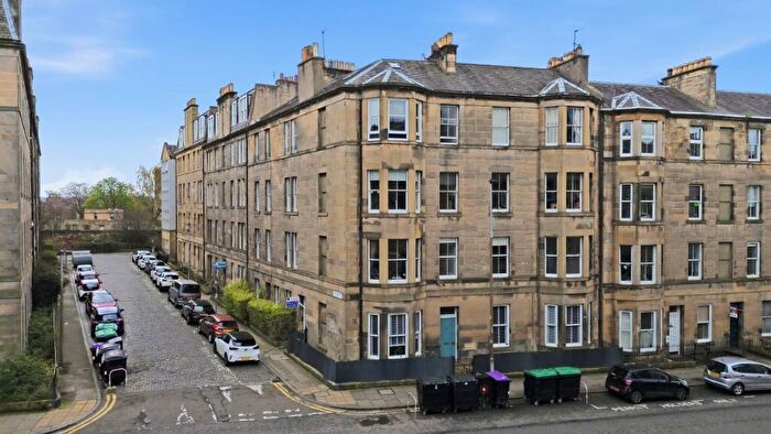 4 Bedroom Flat To Rent In South Oxford Street, Newington, Edinburgh, EH8