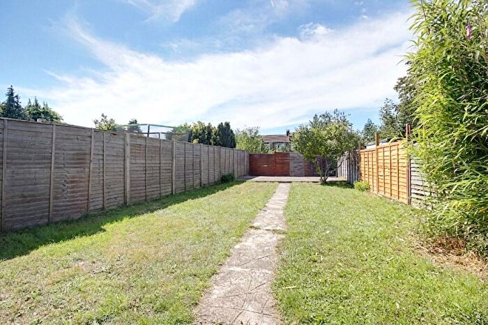 2 Bedroom Maisonette To Rent In Westmoor Road, Enfield, EN3
