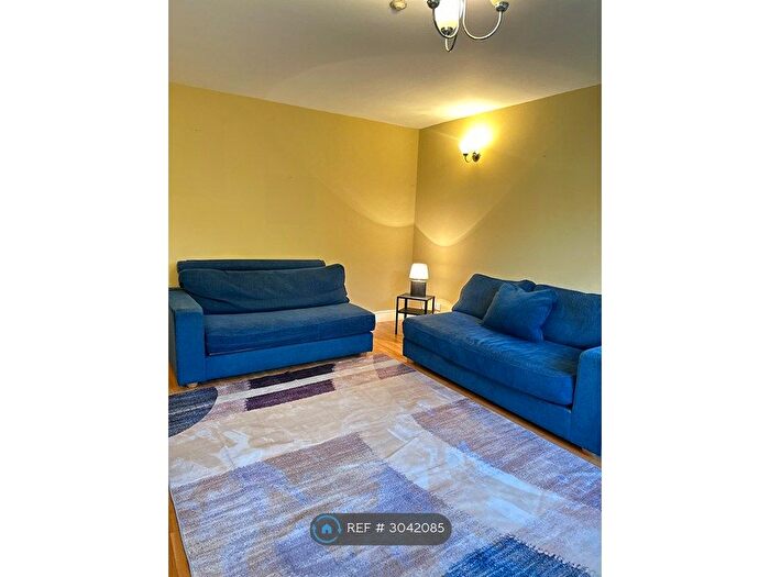 2 Bedroom End Of Terrace House To Rent In Mill Hill Road, London, W3