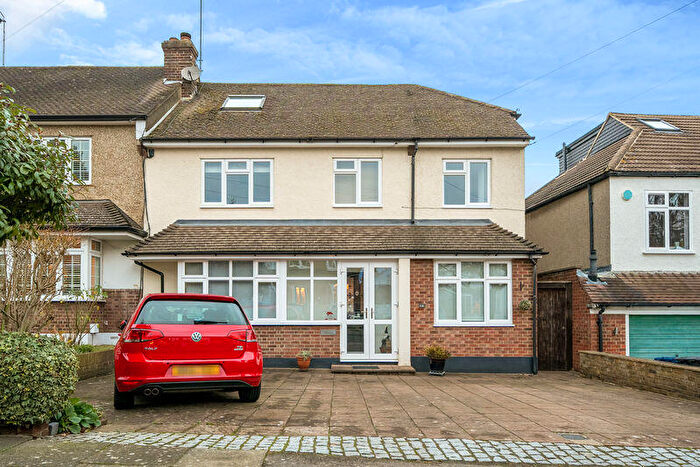 5 Bedroom Semi Detached House For Sale In Stuart Road, Barnet, EN4