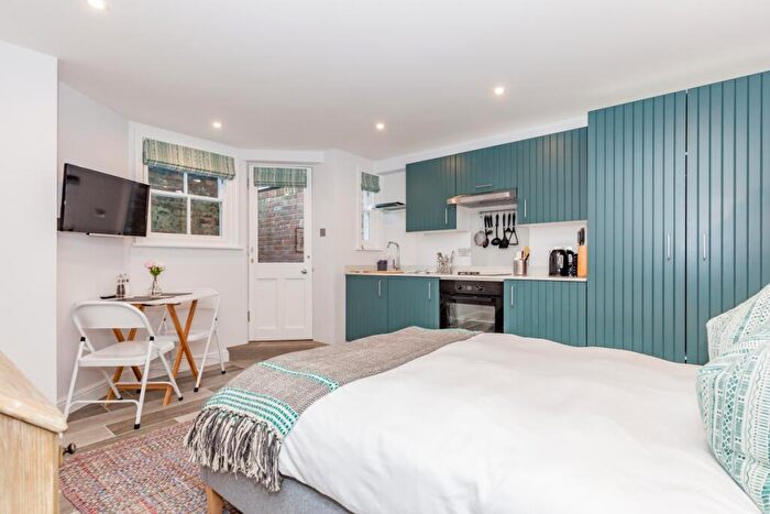 Apartment To Rent In Thorncliffe Road, Oxford, OX2