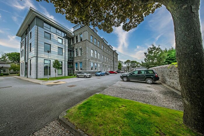 2 Bedroom Flat For Sale In Gordondale Road, West End, Aberdeen, AB15