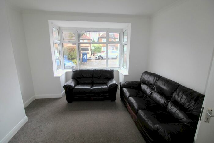 4 Bedroom Terraced House To Rent In Allenby Road, Southall, UB1