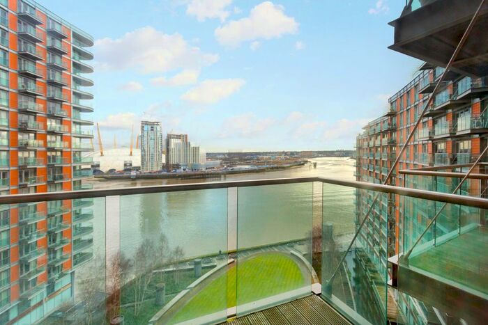 Studio To Rent In Fairmont Avenue, London, E14