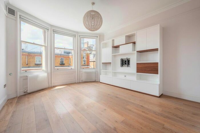 1 Bedroom Flat To Rent In Ridgmount Gardens, London, WC1E