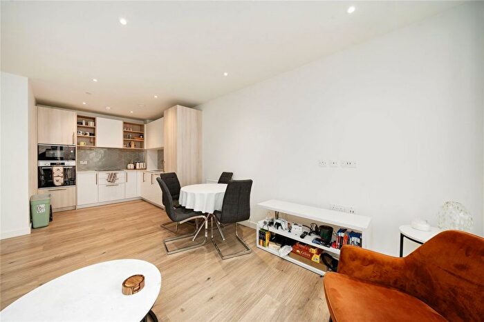 1 Bedroom Flat To Rent In Mary Neuner Road, Alexandra Palace, N8