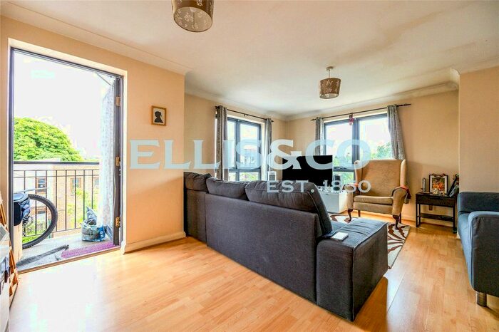 2 Bedroom Flat To Rent In Hirst Crescent, Wembley, HA9
