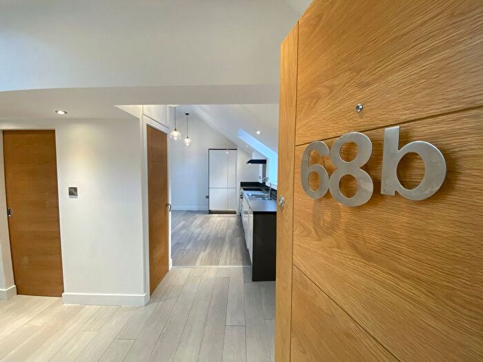 1 Bedroom Flat To Rent In High Street, Witney, Oxfordshire, OX28