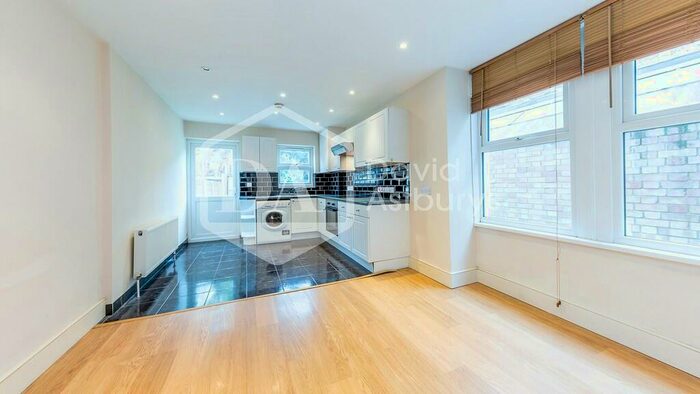 2 Bedroom Apartment To Rent In Weston Park, Crouch End, London, N8