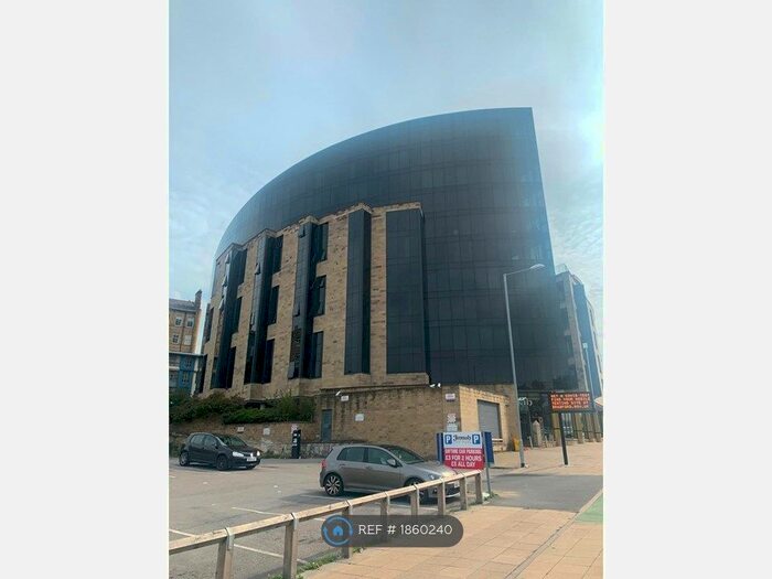 2 Bedroom Flat To Rent In Leeds Road, Bradford, BD1