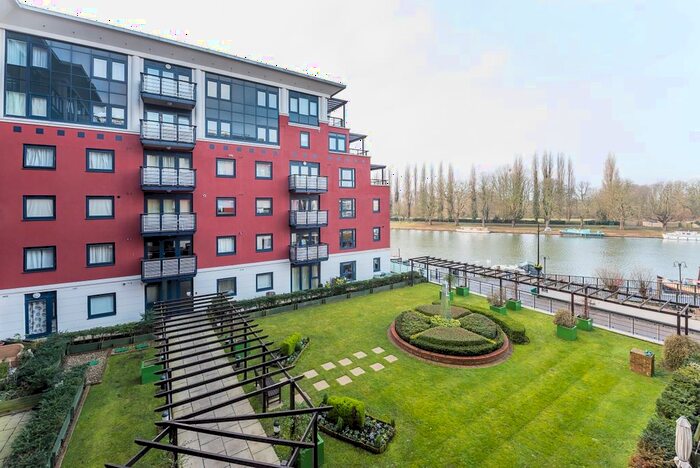 1 Bedroom Flat To Rent In Wadbrook Street, Kingston Upon Thames, KT1