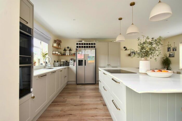 4 Bedroom Detached House For Sale In Gillsmans Park, St. Leonards-On-Sea, TN38
