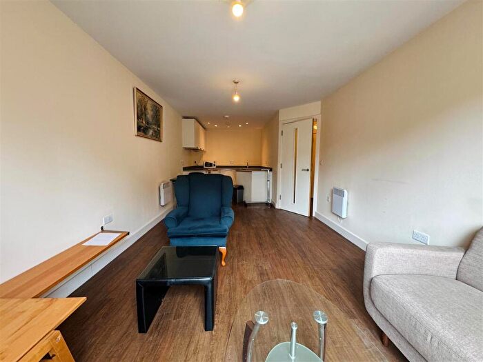1 Bedroom Apartment To Rent In I-Land, Essex Street, B5