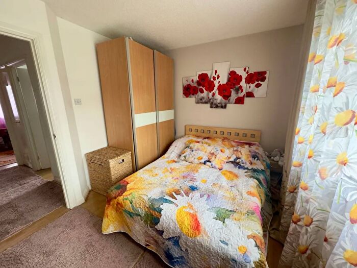 2 Bedroom Semi-Detached House For Sale In Richmond Drive, Gravesend, Kent, DA12