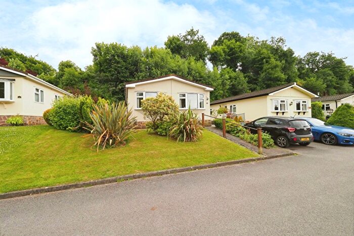 2 Bedroom Mobile/park Home For Sale In Cupola Park, Whatstandwell, Matlock, DE4