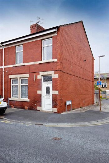 2 Bedroom End Of Terrace House To Rent In Ash Street, Blackpool, Lancashire, FY4
