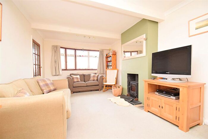 3 Bedroom Semi-Detached House To Rent In Pembroke Place, Caversham, Reading, RG4