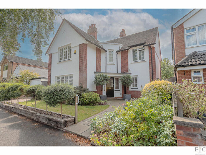 3 Bedroom Detached House For Sale In Dovedale Road, Leicester, LE2