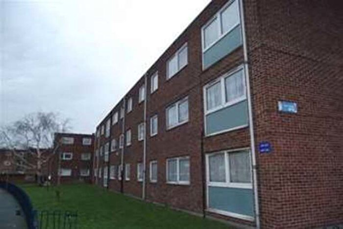 4 Bedroom Flat To Rent In Harts Lane, Barking, IG11