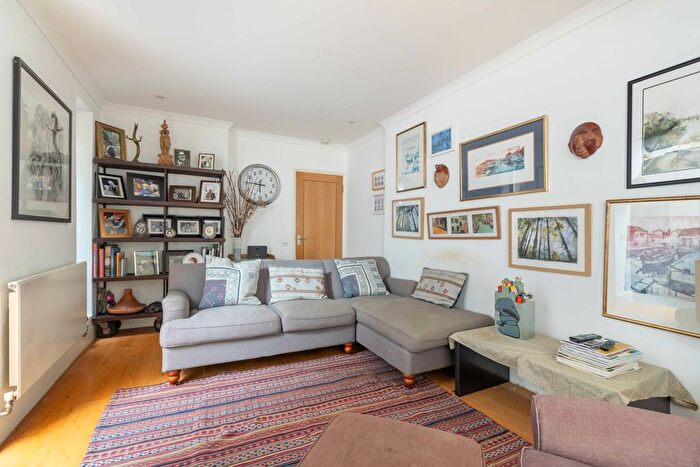 1 Bedroom Flat To Rent In Seagrave Road, West Brompton, London, SW6