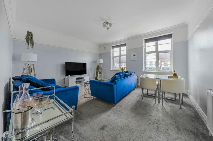 2 Bedroom Flat To Rent In Bromley Road, Bromley, BR1