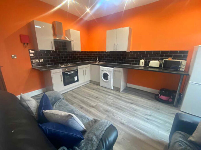 4 Bedroom House To Rent In Osborne Street, Salford, M6