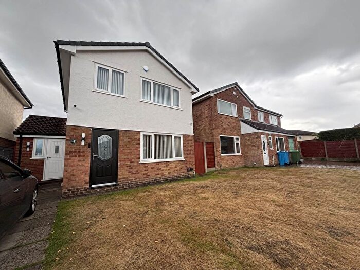 3 Bedroom Detached House For Sale In Cherrywood, Oldham, OL9
