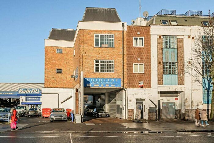 Studio To Rent In Camden Road, London, N7