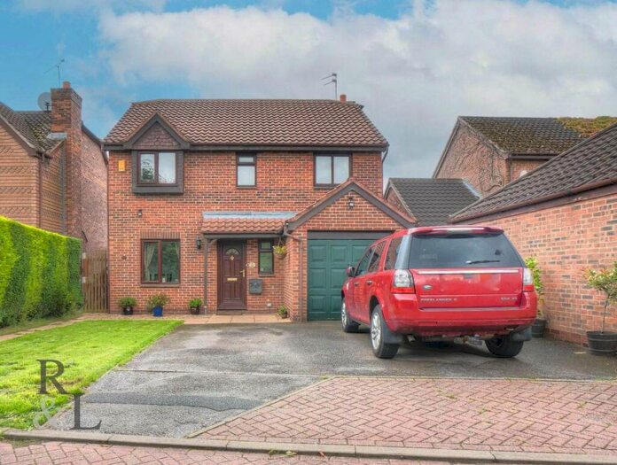 4 Bedroom Detached House To Rent In Cranberry Close, West Bridgford, Nottingham, Nottinghamshire, NG2