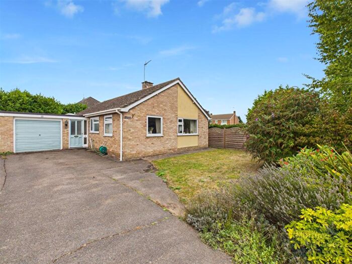3 Bedroom Detached Bungalow For Sale In Rectory Meadow, Fornham All Saints, Bury St. Edmunds, IP28