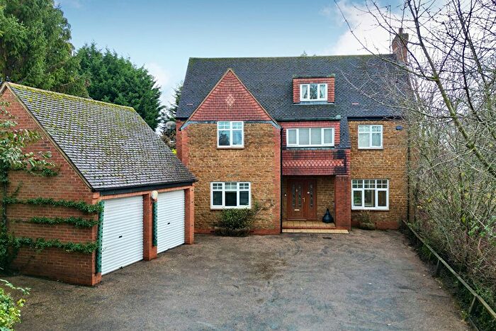 5 Bedroom Detached House For Sale In Green End, Northampton, NN2