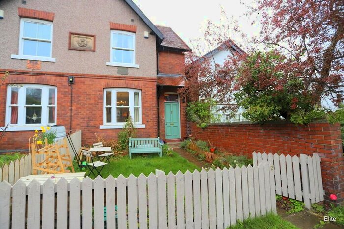 4 Bedroom Semi-Detached House To Rent In Back Western Hill, Durham, DH1