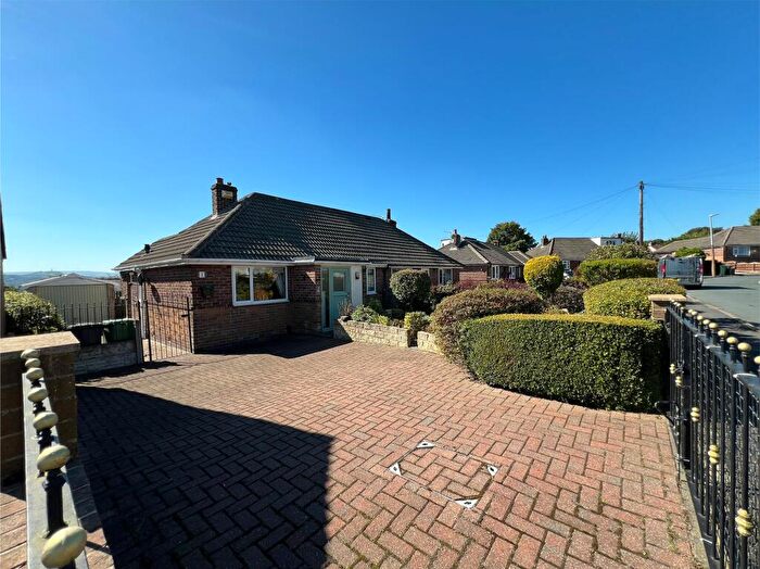 2 Bedroom Semi-Detached Bungalow For Sale In Heaton Avenue, Huddersfield, HD5