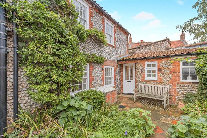 1 Bedroom End Of Terrace House For Sale In Blakeney, Norfolk, NR25