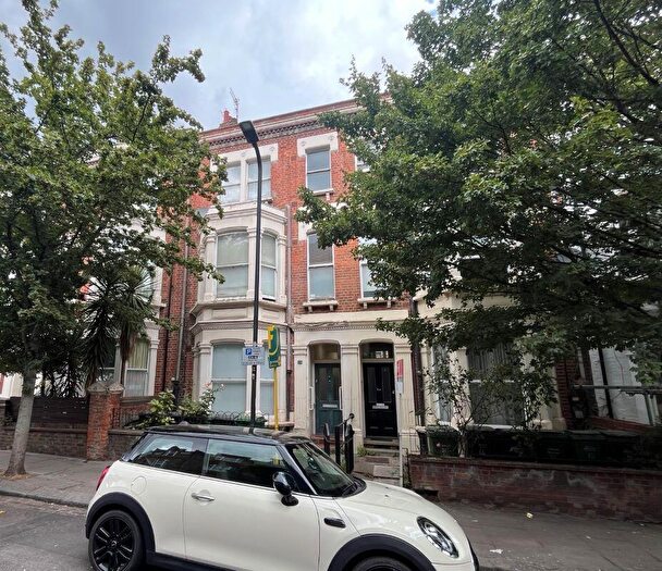 1 Bedroom Flat For Sale In Flat C, Gascony Avenue, Kilburn, London, NW6