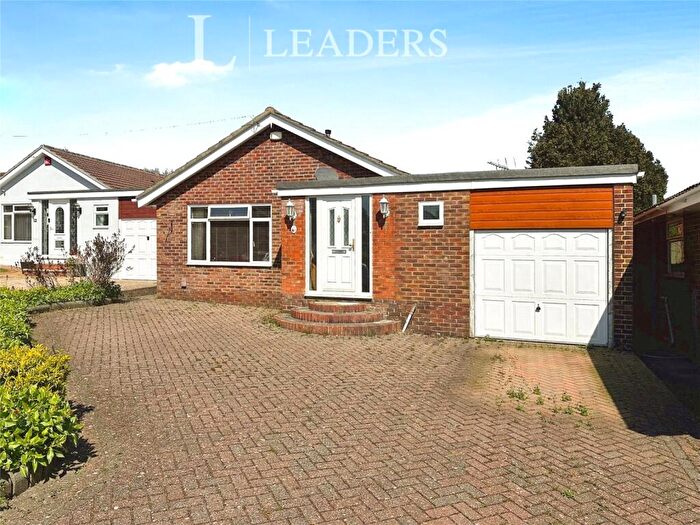 4 Bedroom Bungalow To Rent In White Beam Rise, Clanfield, Waterlooville, PO8