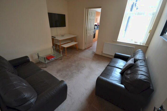 6 Bedroom Maisonette To Rent In Helmsley Road, Sandyford, Newcastle Upon Tyne, NE2